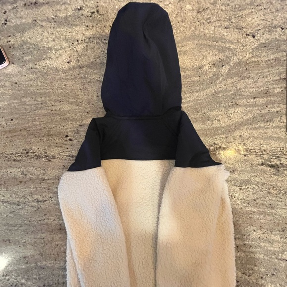 5T Old Navy two-tone sherpa fleece jacket with Hood - Picture 4 of 5